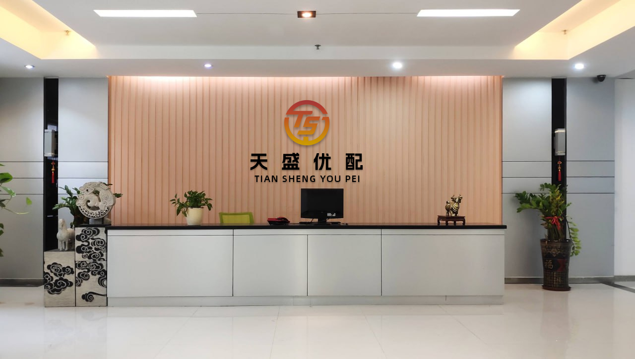 道正网配资 法国小伙马参观七三一陈列馆，手部颤抖，愤怒质问..._马库斯_钟灏_好友